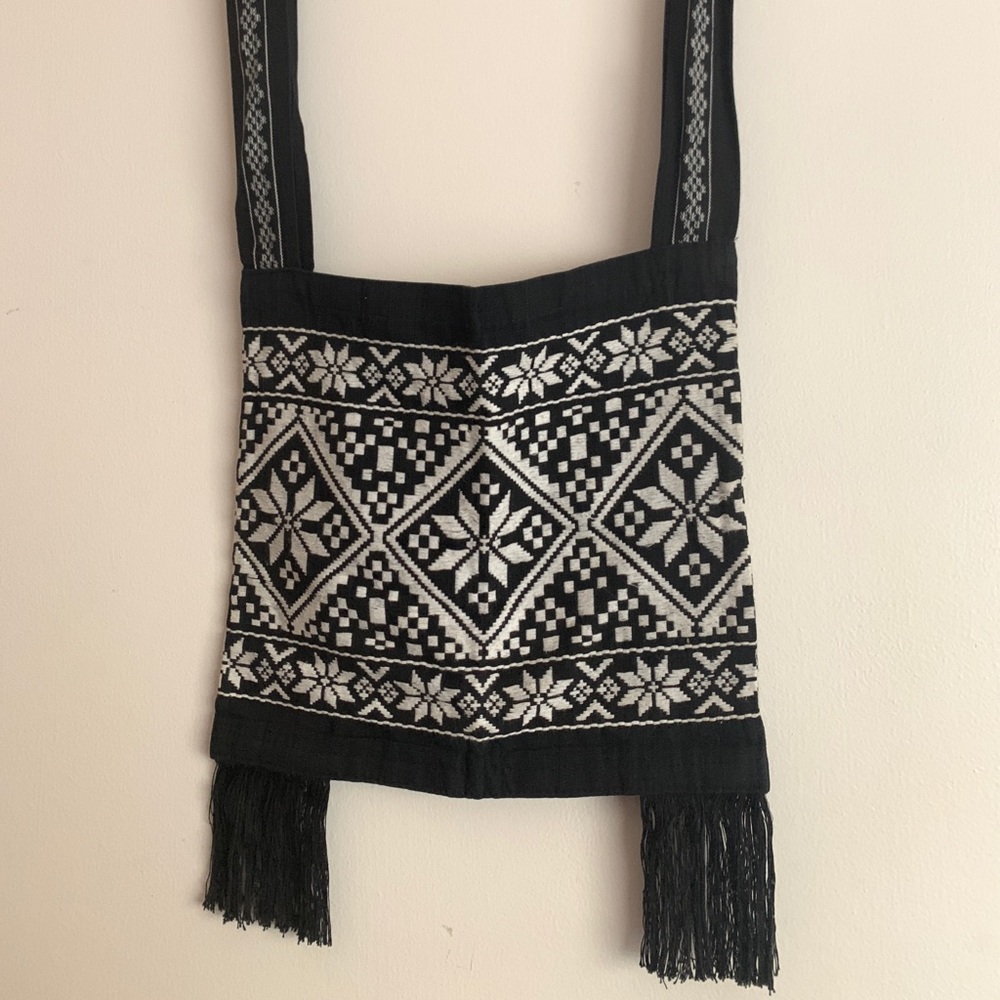Embroidered crossbody bag w/ fringe - Picture 1 of 4